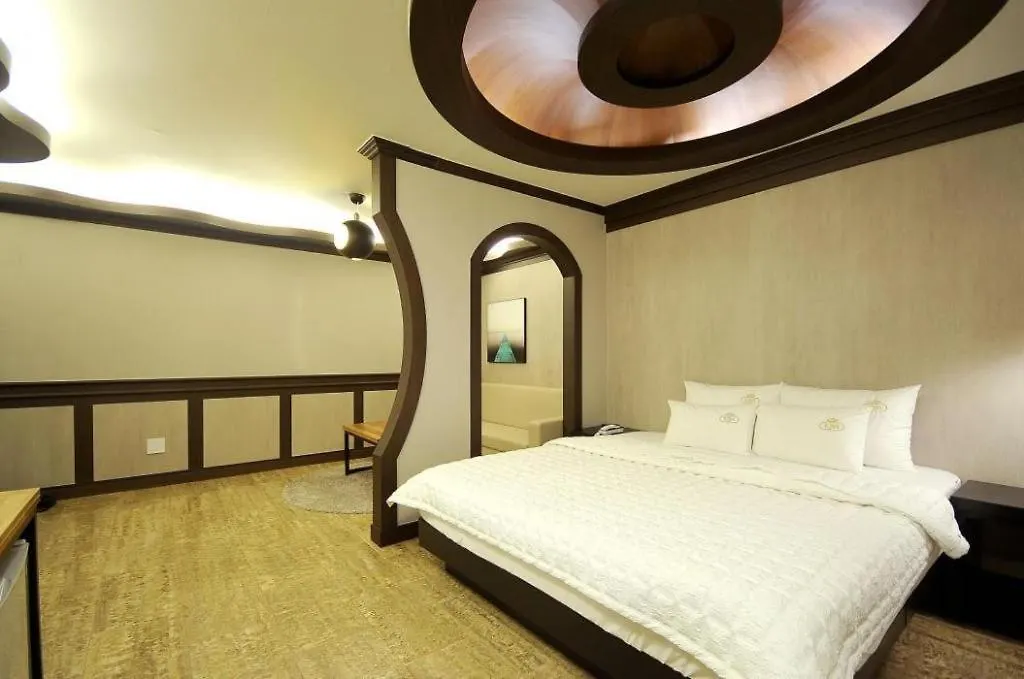 Goodstay King Motel Busan 2*,