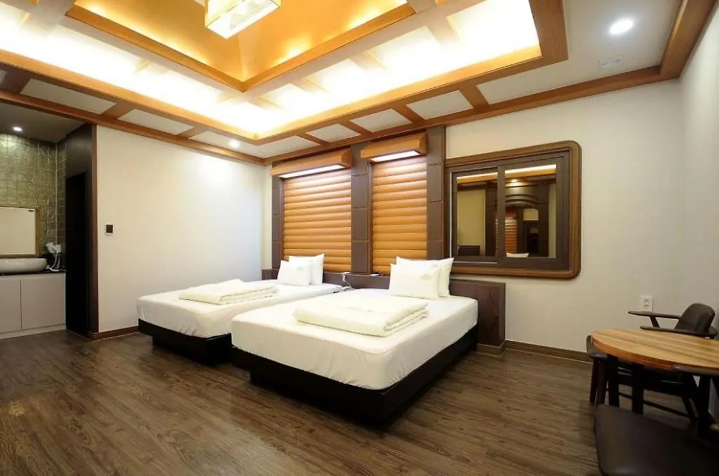 Goodstay King Motel Busan 2*,